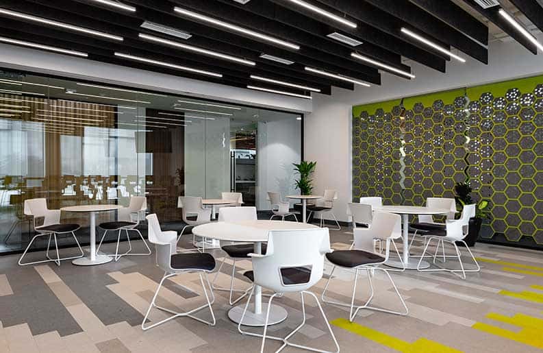 Advance Real Estate. Proyecto con un diseño elegante y funcional