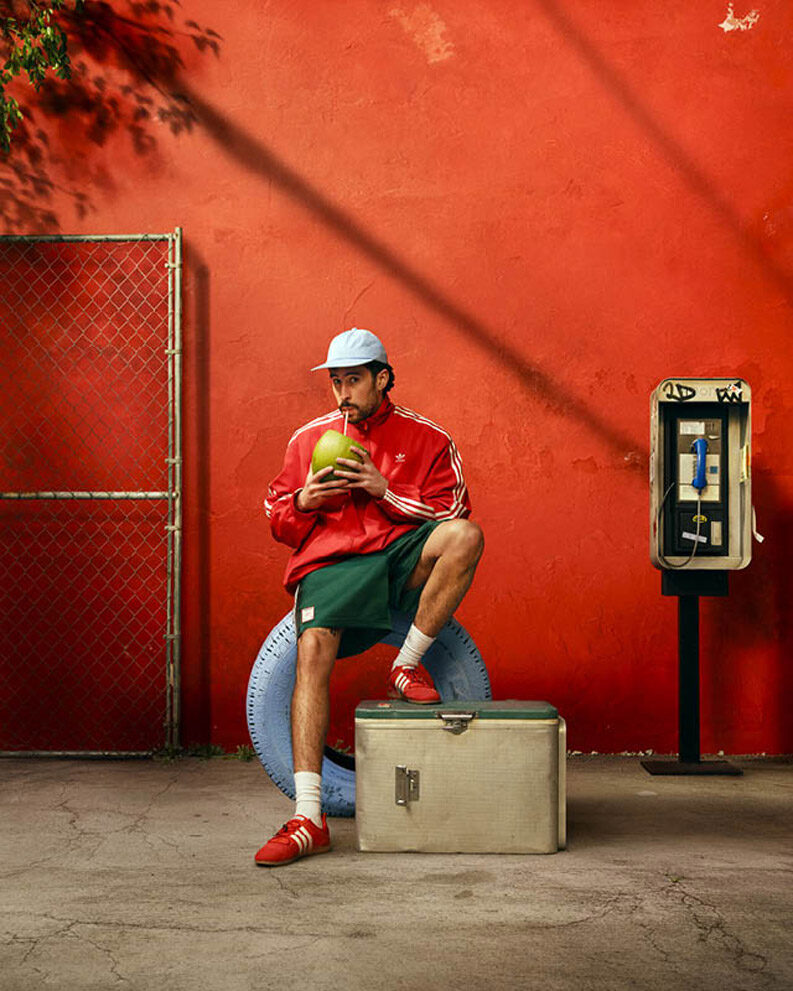 Bad Bunny trae de vuelta su sneaker Ballerina en rojo