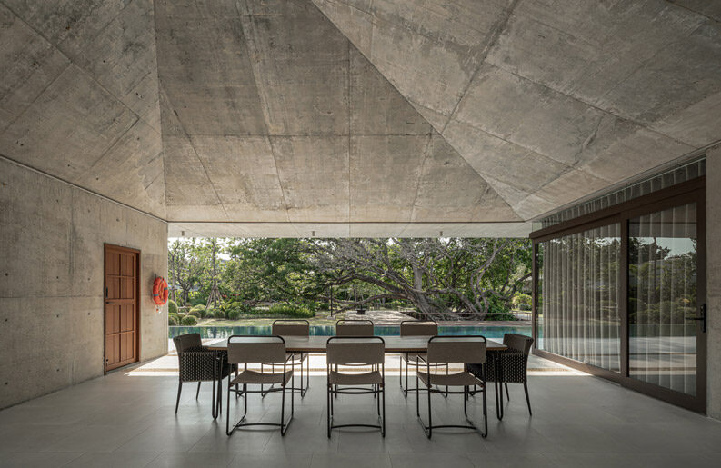 Banyan Tree House by Anonym