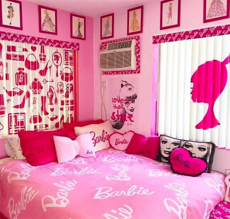 Barbiecore, Barbie