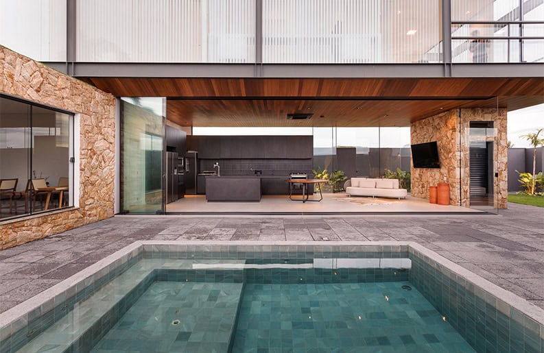 Caja de Vidrio. Una vivienda que se ubica en un nivel más bajo