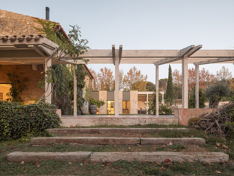 Casa 2302 by Nordest Arquitectura