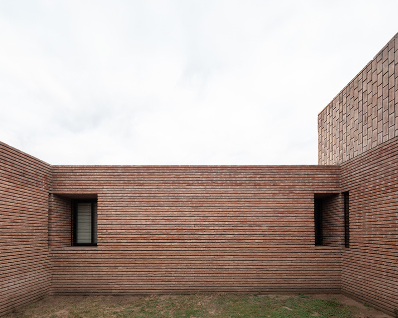 Casa 3 patios by Balsa Crosetto Piazzi, David Coffio