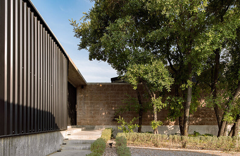 Casa AE by Taller Ezequiel Aguilar Martinez