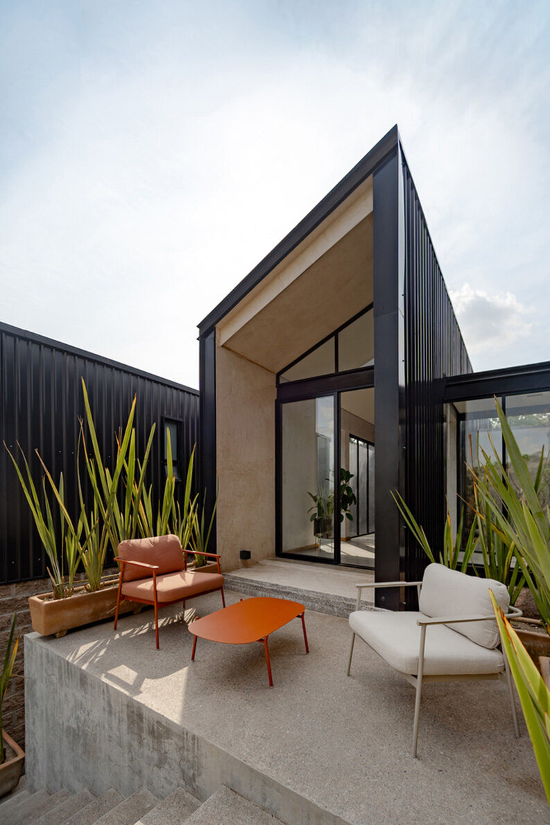 Casa AE by Taller Ezequiel Aguilar Martinez