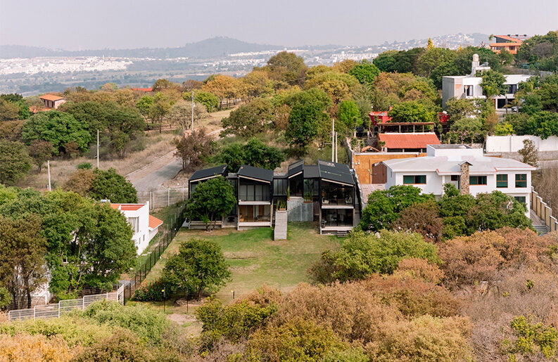 Casa AE by Taller Ezequiel Aguilar Martinez