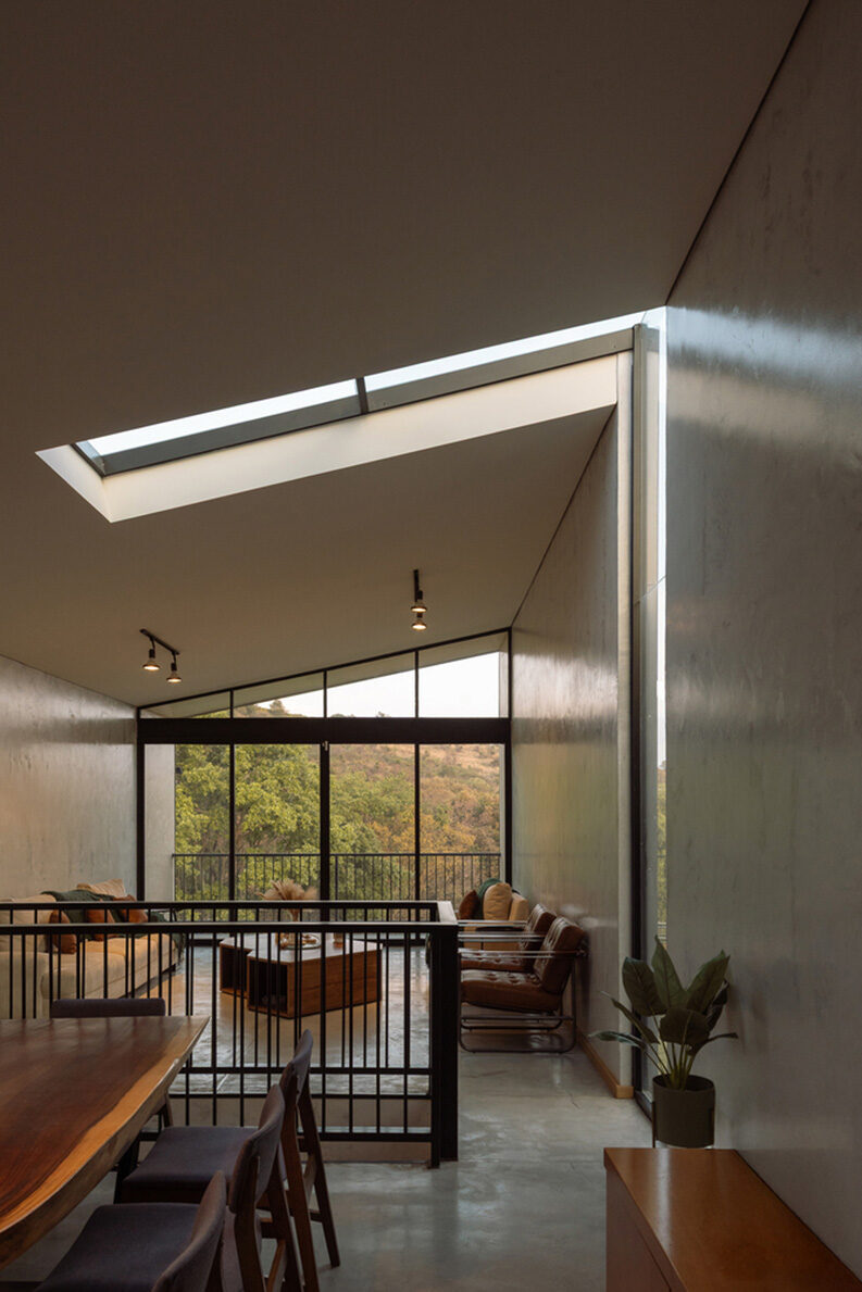 Casa AE by Taller Ezequiel Aguilar Martinez