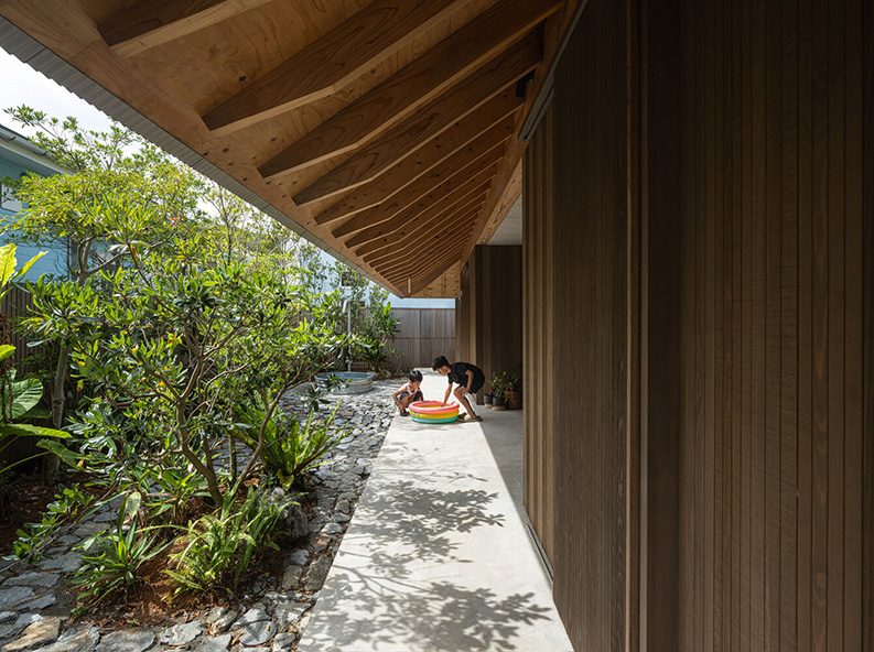 Casa AMAMI by Sakai Architects