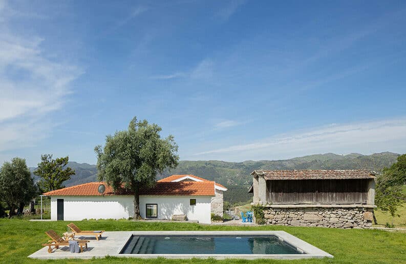 Casa Abadim by Paulo Moreira Architectures