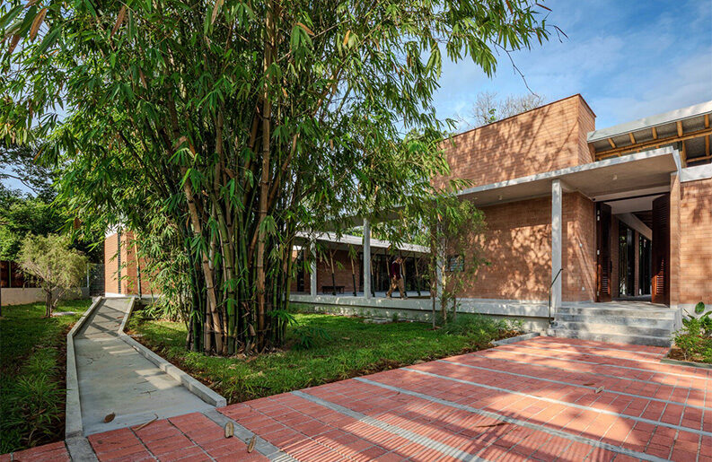 Casa Anjung by Eleena Jamil Architect