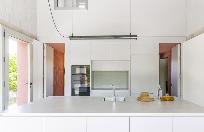 Casa Arena Bruja by Rosa Ma Ballester Espigares, Un Estudio Propio