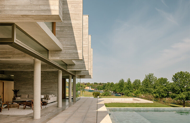 Casa Aroeira by FGMF