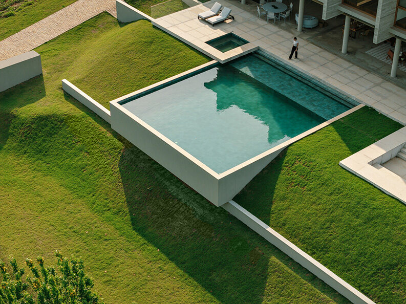 Casa Aroeira by FGMF