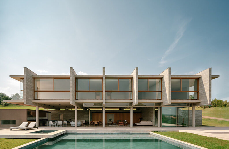 Casa Aroeira by FGMF