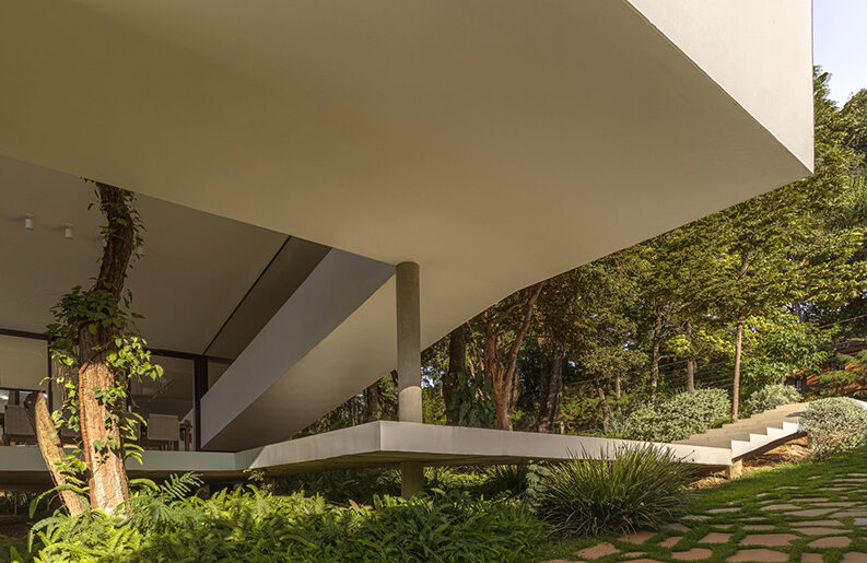 Casa Ascendente by TETRO Arquitetura