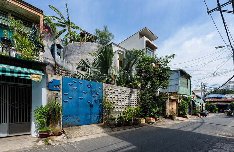Casa Bifamiliar by Khuon Studio