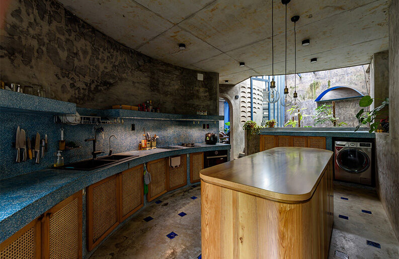 Casa Bifamiliar by Khuon Studio