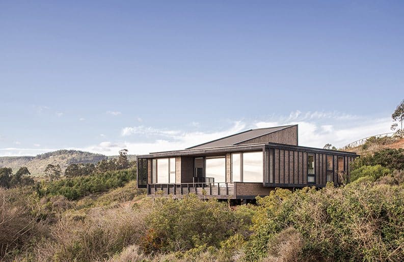 Casa C-H by Cavagnaro Rojo Arquitectos