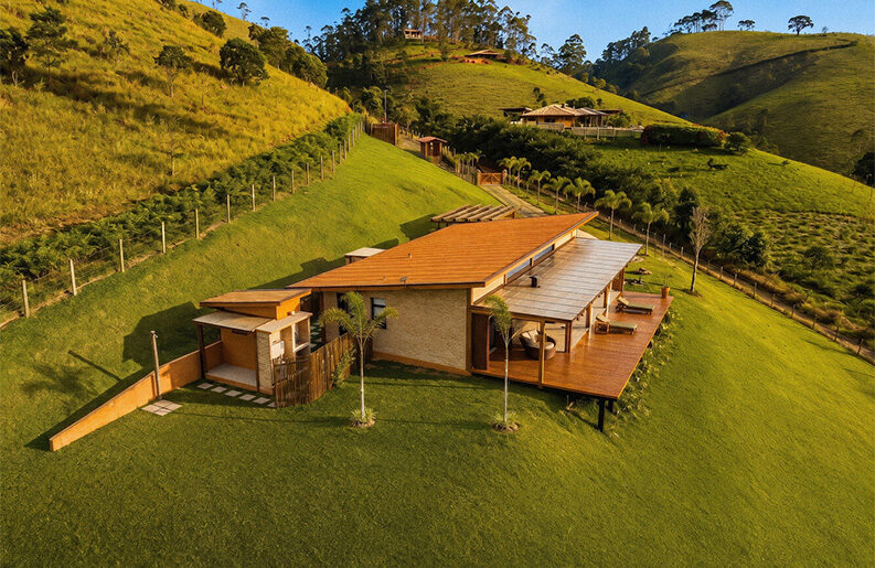 Casa C.E by Dall'Ovo Magalhães Arquitetura