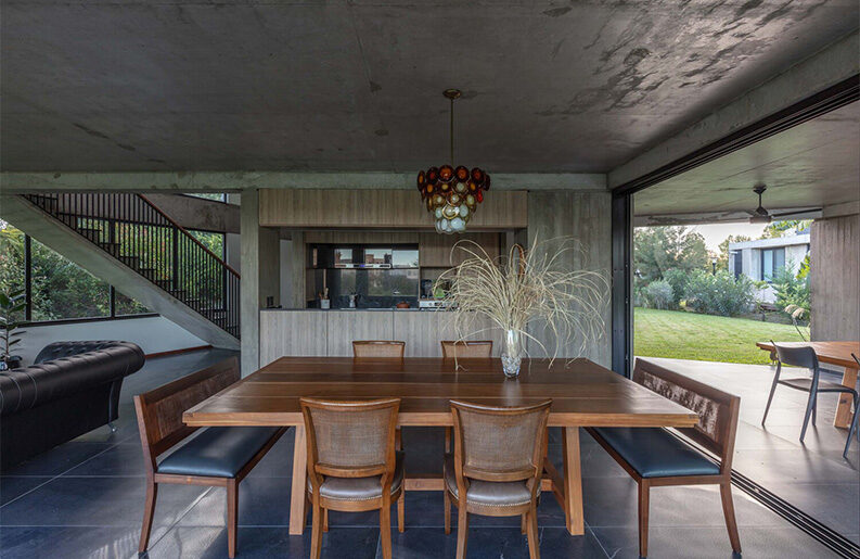 Casa CCLM 280 by Barbalaco Arquitectos