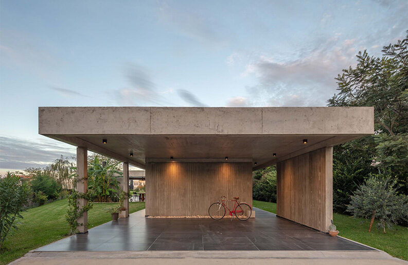 Casa CCLM 280 by Barbalaco Arquitectos