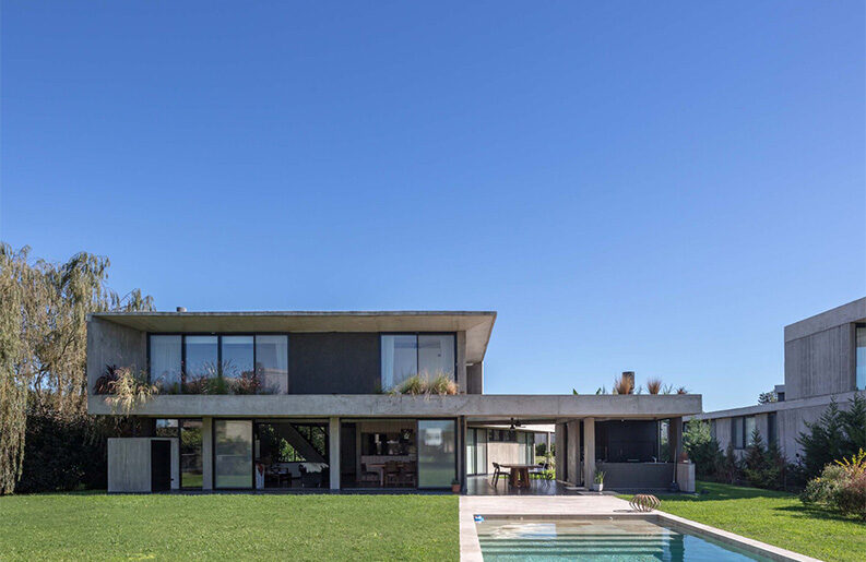 Casa CCLM 280 by Barbalaco Arquitectos