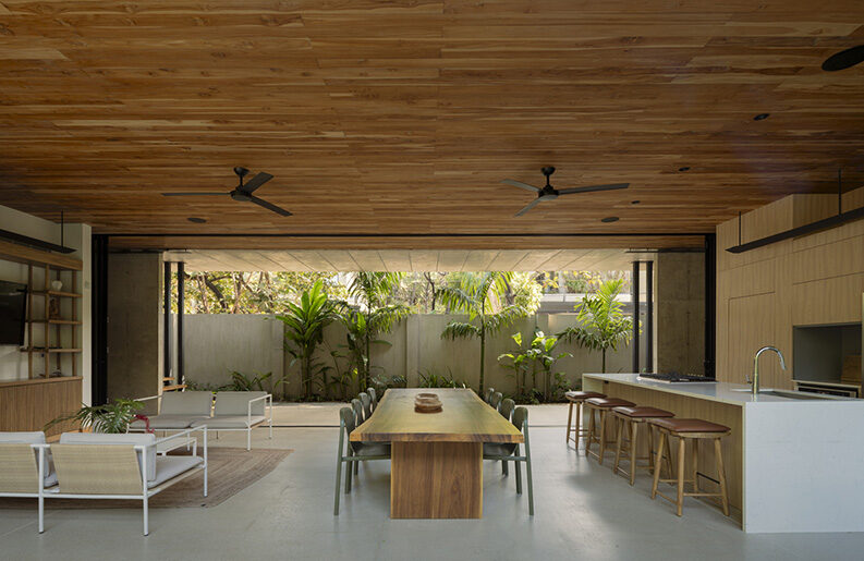 Casa Calma by Carazo Arquitectura