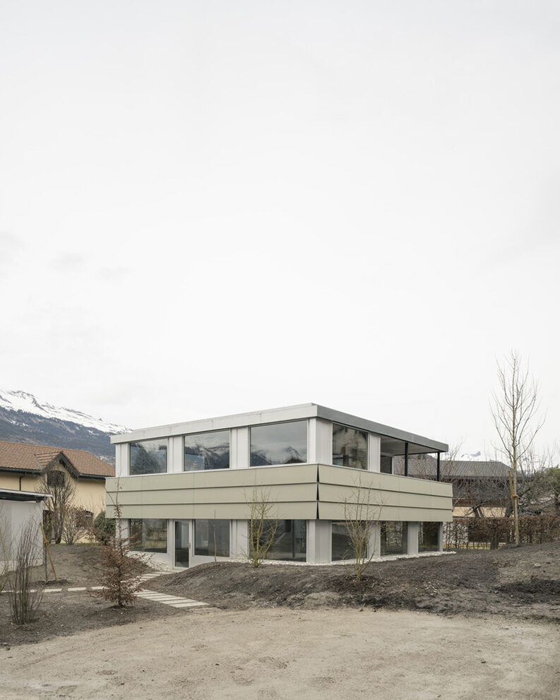 Casa Caloz Bramois by R2A Architectes
