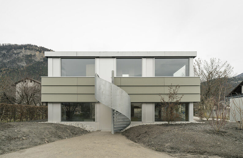 Casa Caloz Bramois by R2A Architectes