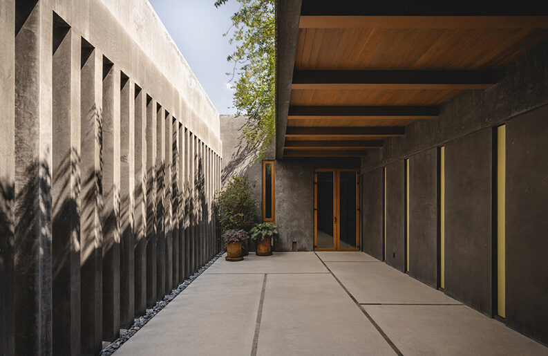 Casa Ceniza by TACO taller de arquitectura contextual