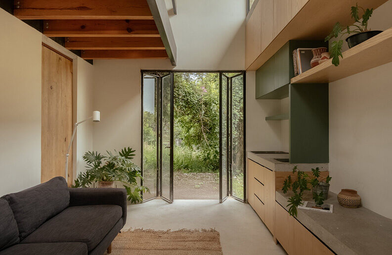 Casa Chelina by Pablo Oñate Taller