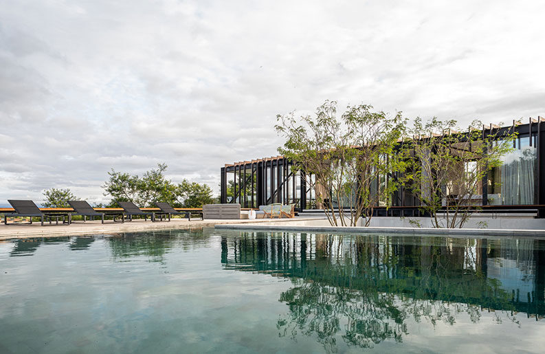 Casa Cigarra by FGMF