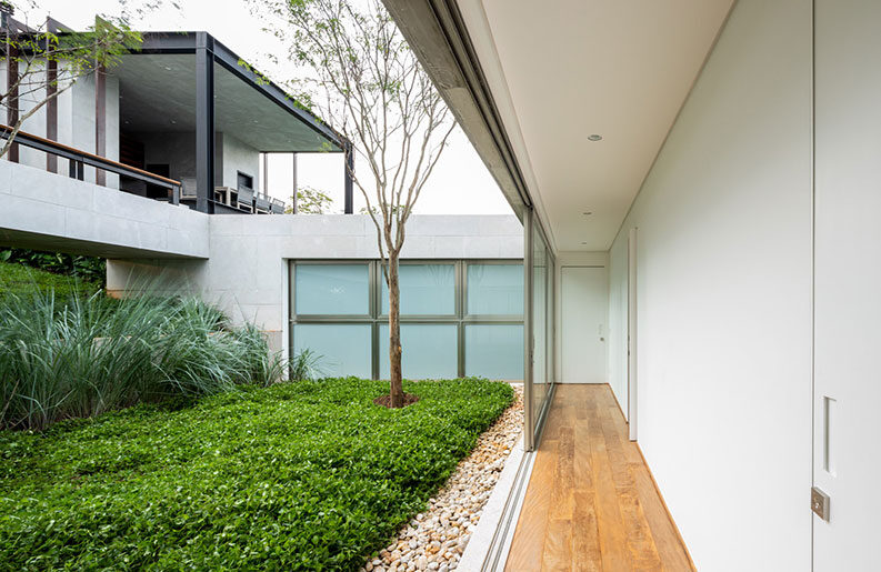 Casa Cigarra by FGMF