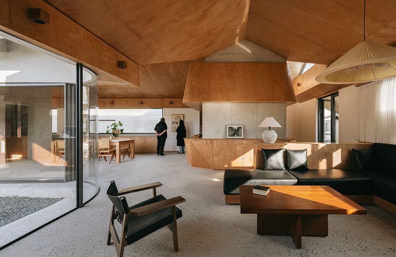 Casa Cross by Chaoffice