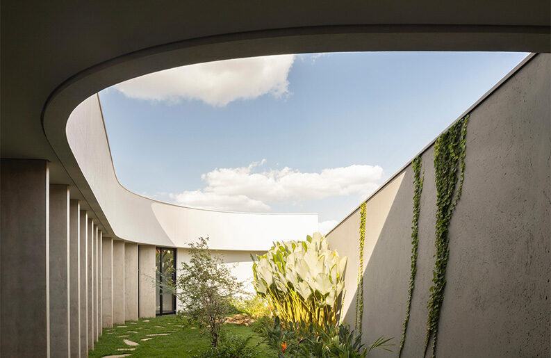 Casa Curva by efcarquitetura