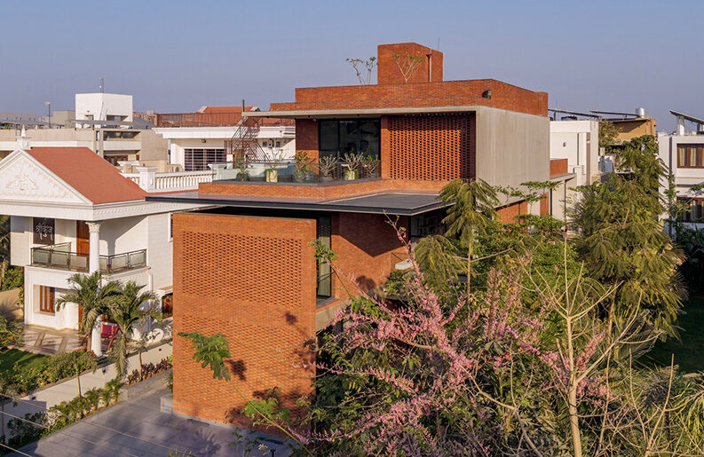 Casa El Velo de Ladrillo by VPA Architects
