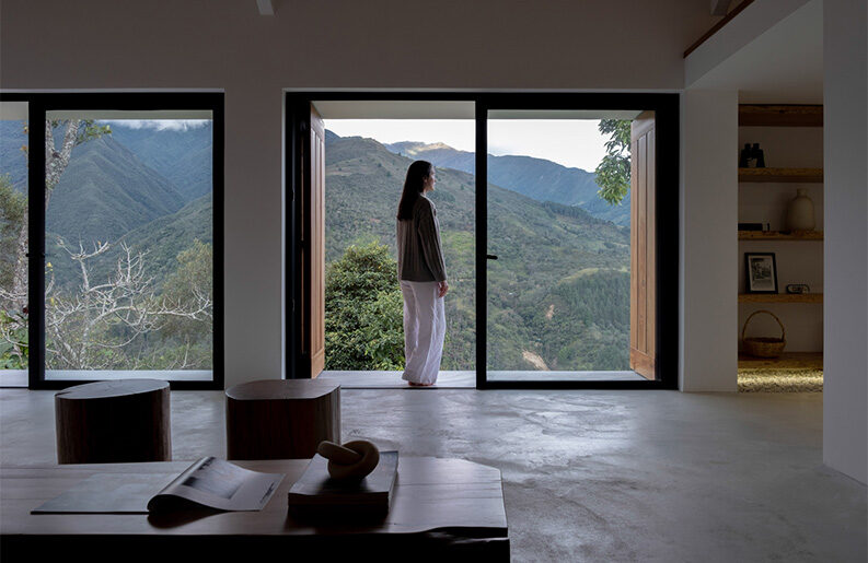 Casa Florinda by Alvariño & Felipe Arquitectos