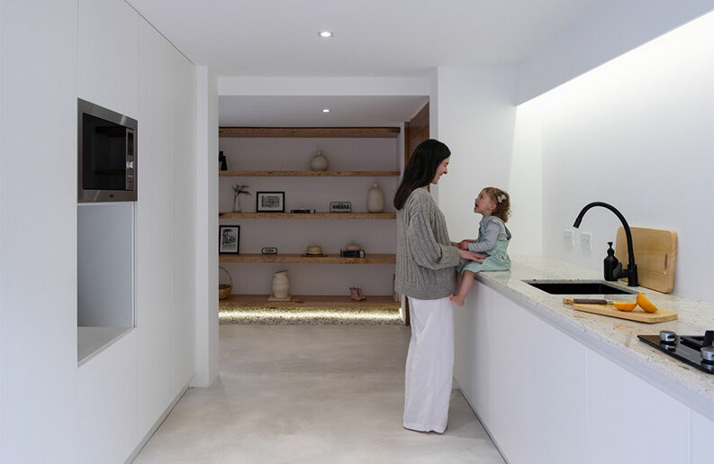 Casa Florinda by Alvariño & Felipe Arquitectos