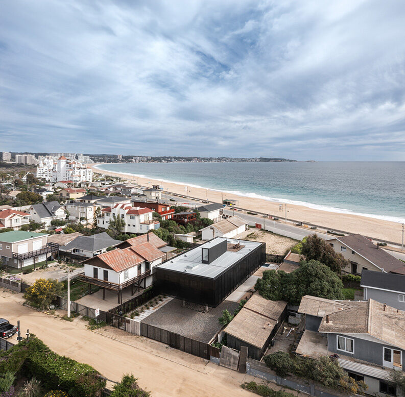 Casa Gandarillas by José Pedro Vicente Arquitectos