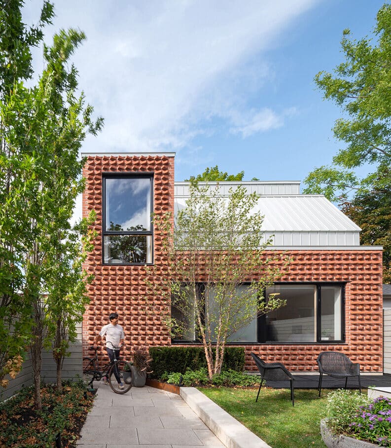 Casa Garden Laneway by Williamson Williamson