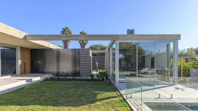 Casa Gavión by AR Arquitectos