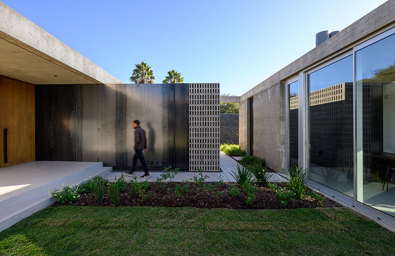 Casa Gavión by AR Arquitectos