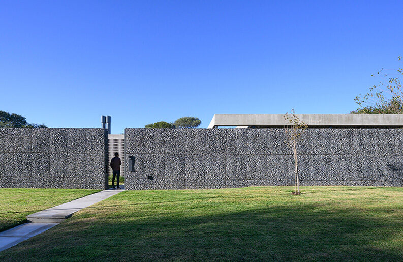 Casa Gavión by AR Arquitectos