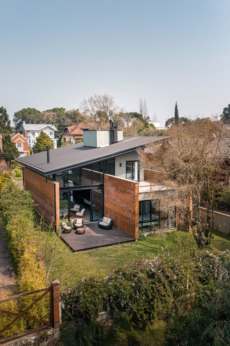 Casa Gralhas by OSPA Arquitetura e Urbanismo