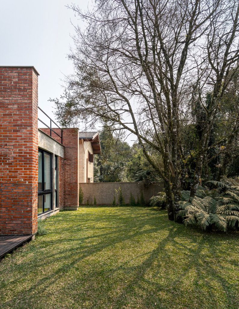Casa Gralhas by OSPA Arquitetura e Urbanismo