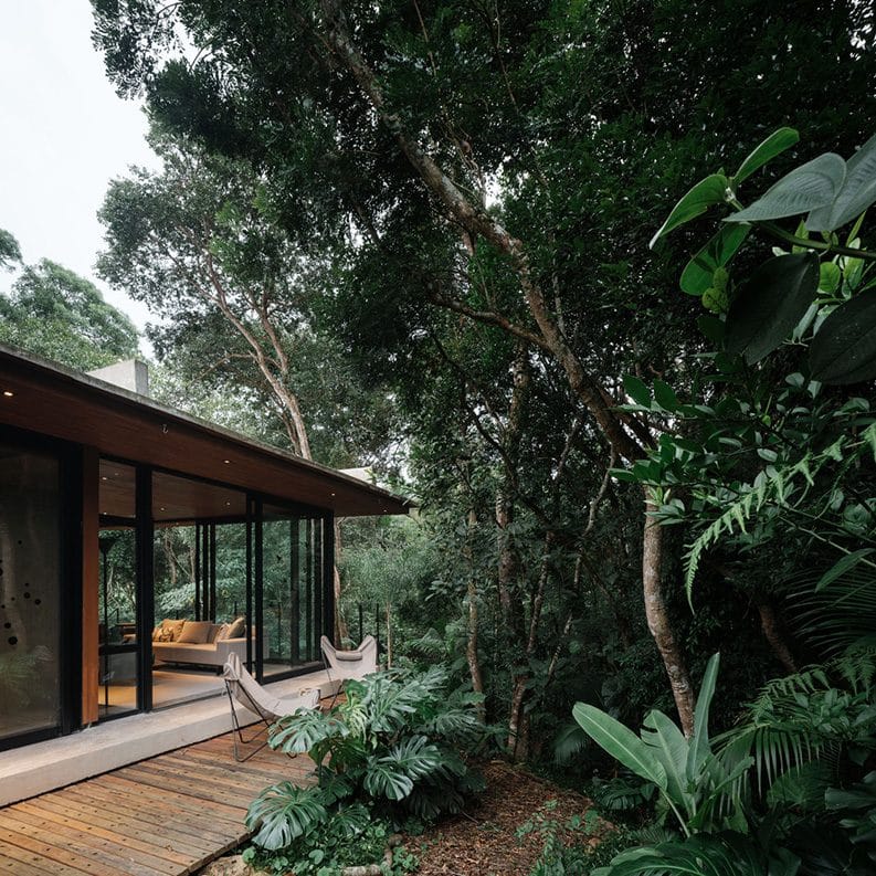 Casa Guapuruvus by Cornetta Arquitetura