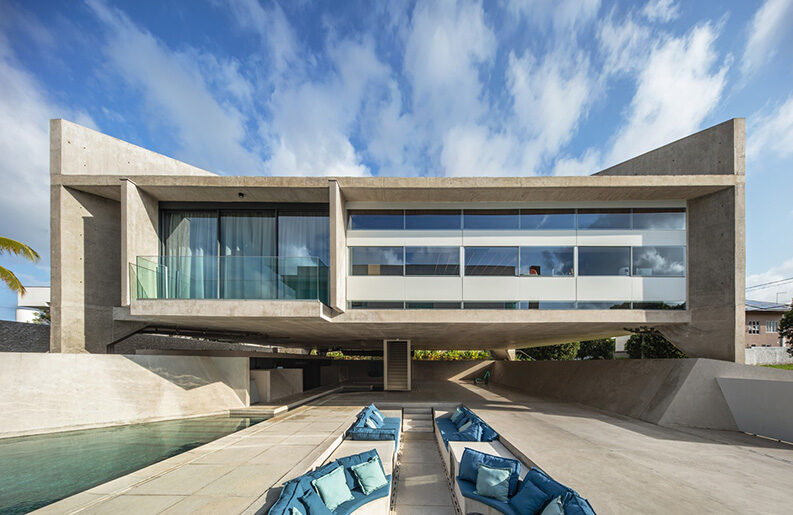 Casa HaveBlue by Yuri Vital Arquiteto