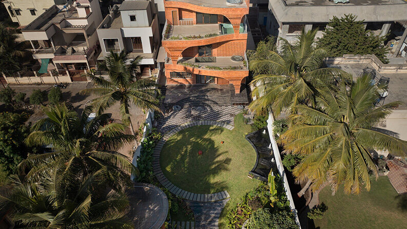 Casa Hormiguero by Kaushal TaTiya Architects