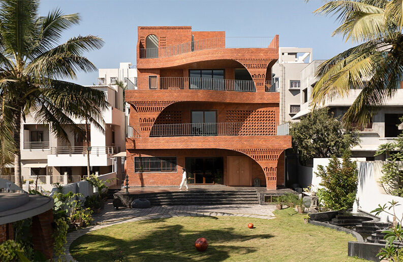 Casa Hormiguero by Kaushal TaTiya Architects