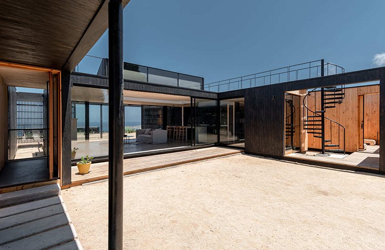 Casa Huaquén by COLECTIVO